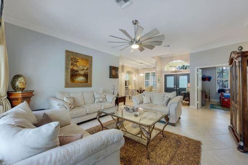 4581 7 Ave, Naples FL 34117-4154 exterior