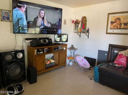 2725 Beck Ln, Phoenix AZ 85032-4255 exterior