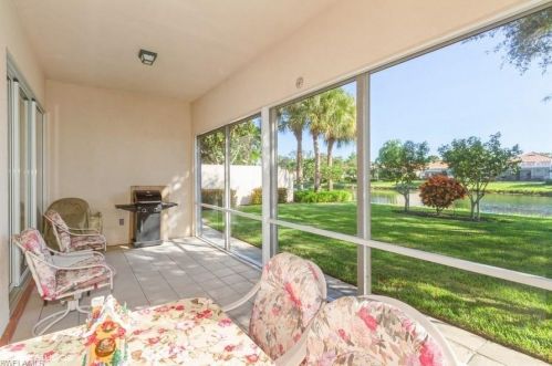 4328 Montalvo Ct, Naples FL 34109-1375 exterior