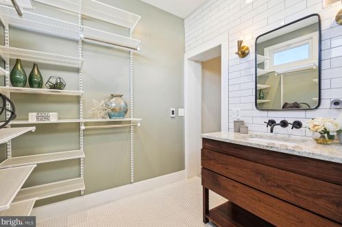 619 14th St, Washington DC  20002-5413 exterior