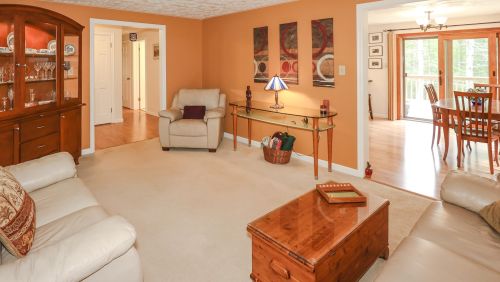 247 Elm St, Concord NH 03303-3322 exterior