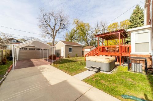 7350 Bennett Ave, Chicago IL 60649-4621 exterior