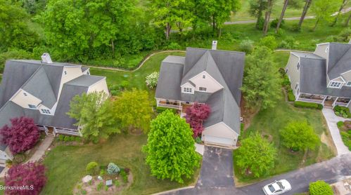 47 Fairwynds Dr, Lenox MA 01240-2729 exterior