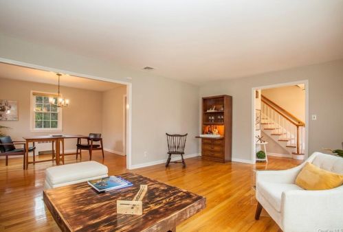 108 Orchard Rd, Briarcliff NY exterior