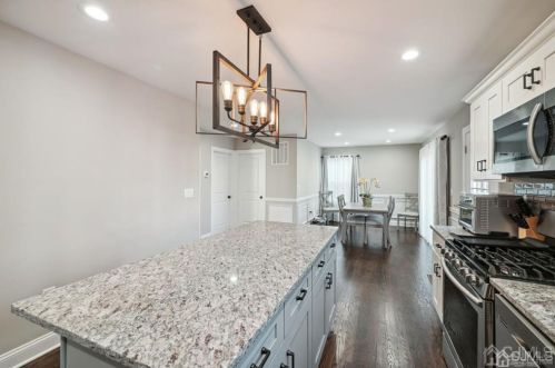 405 Prospect Ave, Green Brook NJ  08812-1529 exterior