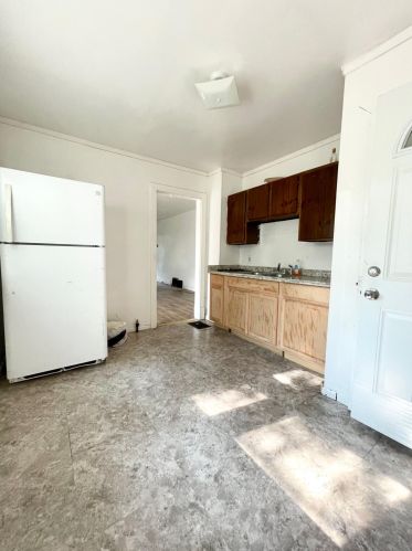 126 Barney Ave, Meskegon MI 49444-1712 exterior