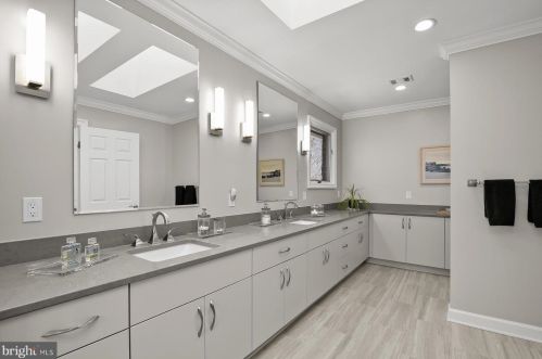 11820 Beekman Pl, Rockville MD 20854-2177 exterior