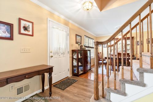 2 Siano Pl, Hazlet, NJ 07730-1357