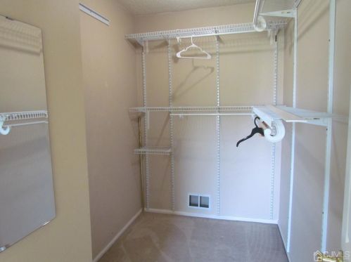 371 Lancaster Ct, Piscataway NJ exterior