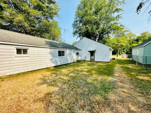 743 Tyler Rd, Meskegon MI 49445-9333 exterior