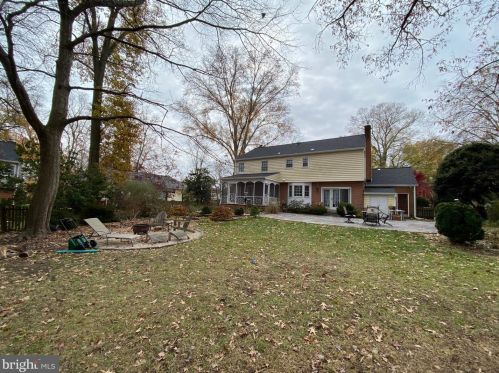 8811 Fircrest Pl, Alexandria VA  22308-2633 exterior