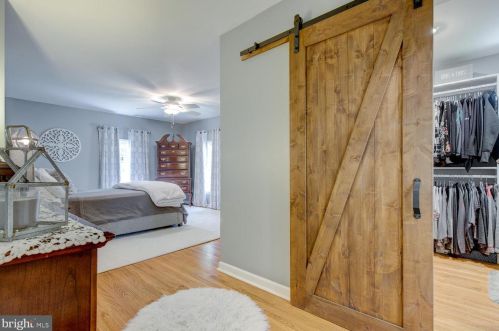 5 Lakewood Dr, Media PA exterior