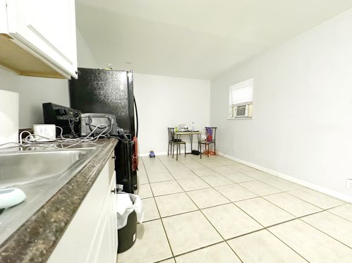 430 12 Ave, Boynton Beach FL 33435-6035 exterior