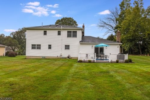 86 Woodbine Ave, Mount Olive NJ 07828-3152 exterior