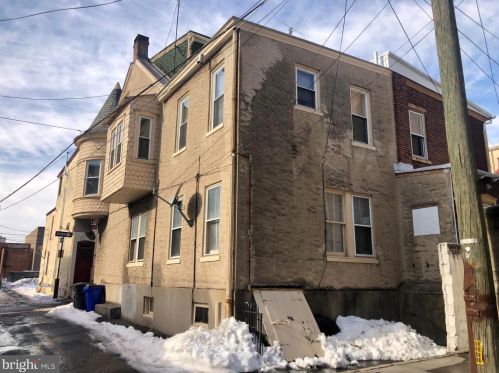 18 Penn St, Pottstown PA  19464-5566 exterior