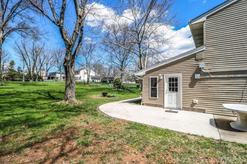 5 Pendleton Pl, Edison NJ 08820-2737 exterior