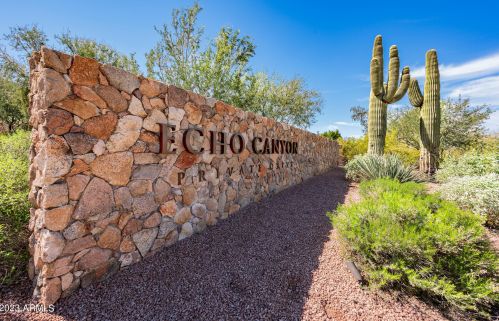 5761 Echo Canyon Cir, Phoenix AZ  85018-1270 exterior