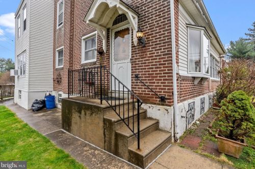 361 Longshore Ave, Philadelphia, PA 19111-3910