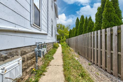 7719 National Ave, Milwaukee WI  53214-4658 exterior