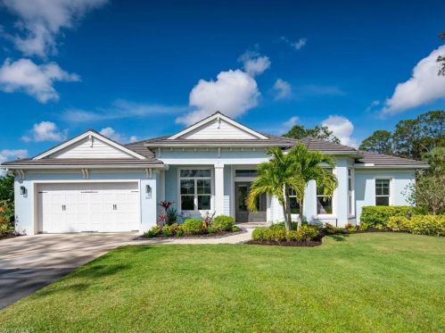 3275 68th St, Naples, FL 34105-7225