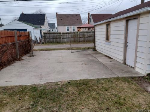 19524 Wood St, Melvindale MI  48122-1618 exterior