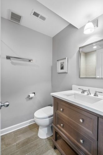 1626 Hermitage Ave, Chicago IL 60622-1402 exterior