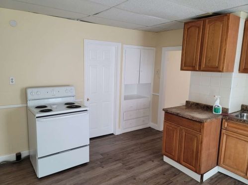 12 Elizabeth St, Worcester MA 01605-2951 exterior