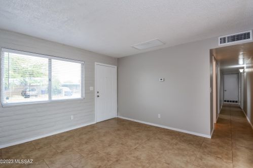 8405 Louise Dr, Tucson AZ  85730-1217 exterior