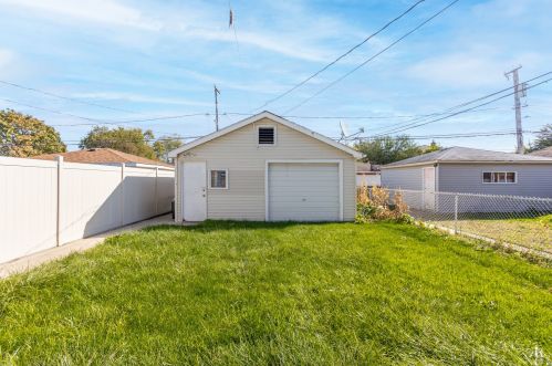 5005 Kilpatrick Ave, Chicago IL 60652-2010 exterior