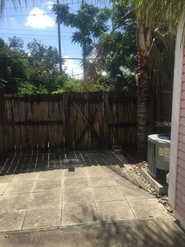 11313 Grandville Dr, Tampa FL 33617-2381 exterior