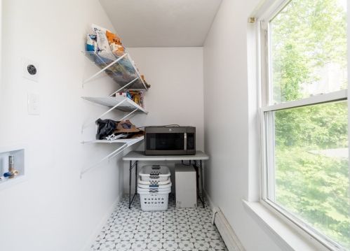 2 Maxwell Ct, Worcester MA 01607-1016 exterior