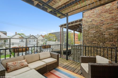 1651 Artesian Ave, Chicago IL  60647-6384 exterior