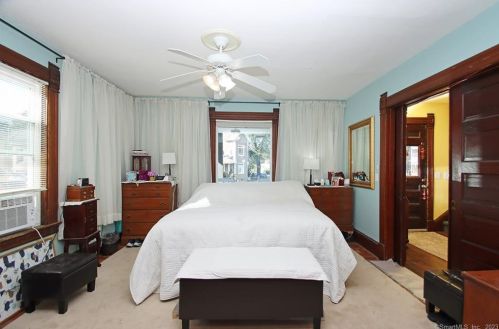 8 Franklin St, Enfield CT 06082-3608 exterior