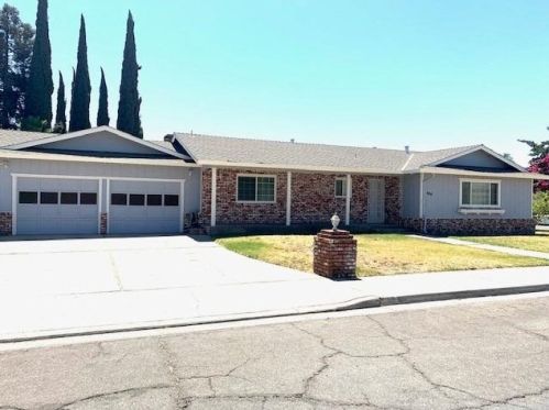 610 Georgetown Ave, Turlock, CA 95382-0920