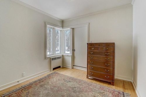 8415 Pelican Ln, Milwaukee WI 53217-2060 exterior