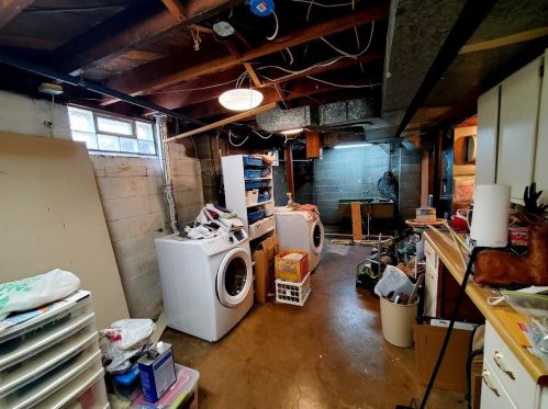 2414 Glenside Blvd, Meskegon MI 49441-3244 exterior