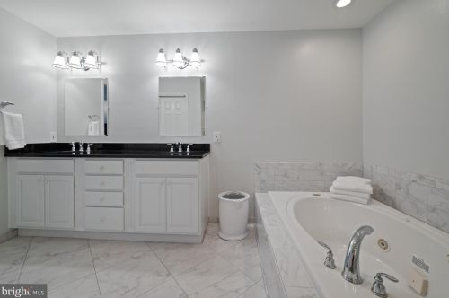 48 Coriander Dr, Princeton NJ 08540-9428 exterior