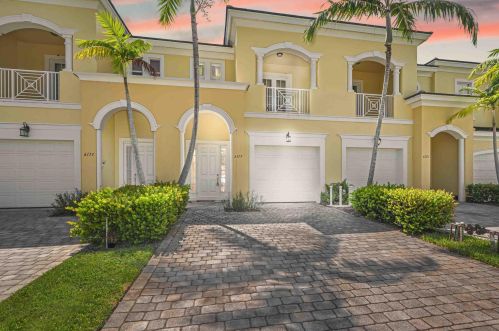 6117 Kendra Ln, Fort Pierce FL 34983-4140 exterior