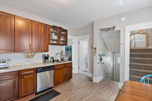 3232 Booth St, Milwaukee WI  53212-2136 exterior