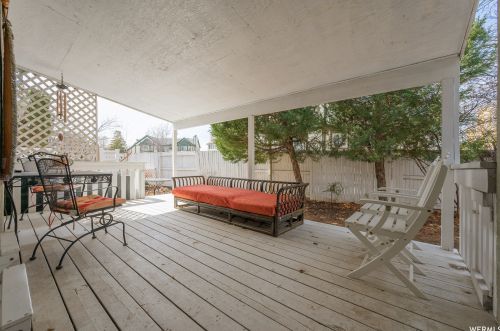 8842 Sunridge Dr, Sandy UT 84093-7044 exterior