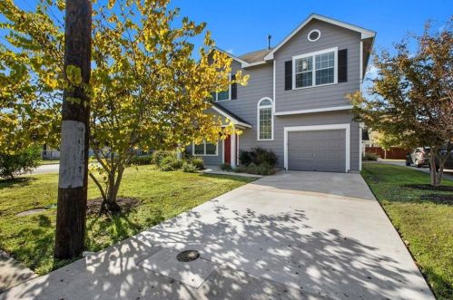 6011 Fairway St, Austin, TX 78741-3445