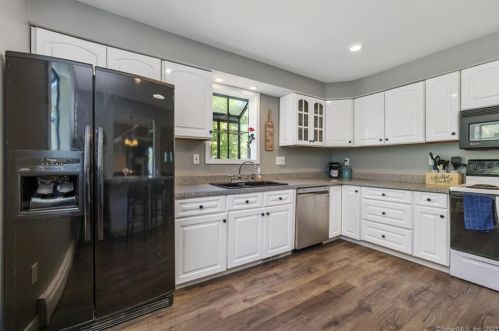 83 Masonic Ave, Wallingford CT exterior