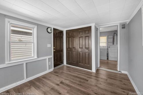 4518 Academy St, Dearborn Heights MI  48125-2210 exterior