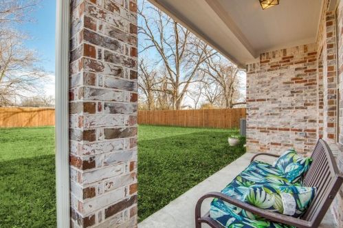 3826 Aransas St, Dallas TX 75212-1307 exterior