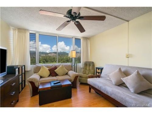 5122 Likini St, Honolulu HI  96818-2950 exterior