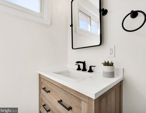 304 Cedarcroft Ave, Camden NJ 08106-1901 exterior