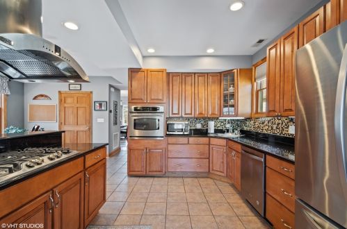 3913 Kenneth Ave, Chicago IL 60641-2838 exterior