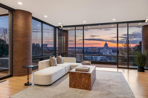 110 Congdon St, Providence RI  02906-1413 exterior