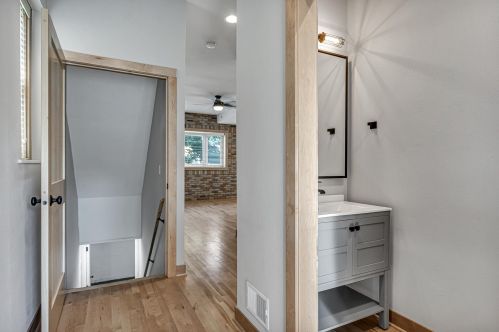 1411 Potter Ave, Milwaukee WI 53207-2115 exterior