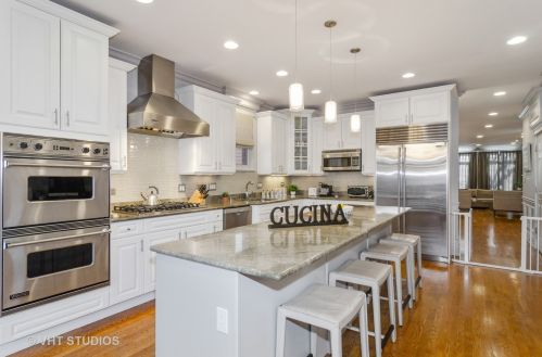 1908 Barry Ave, Chicago IL 60657-2022 exterior